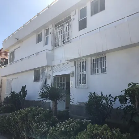 Estudios Ciudad Jardin Lejlighed